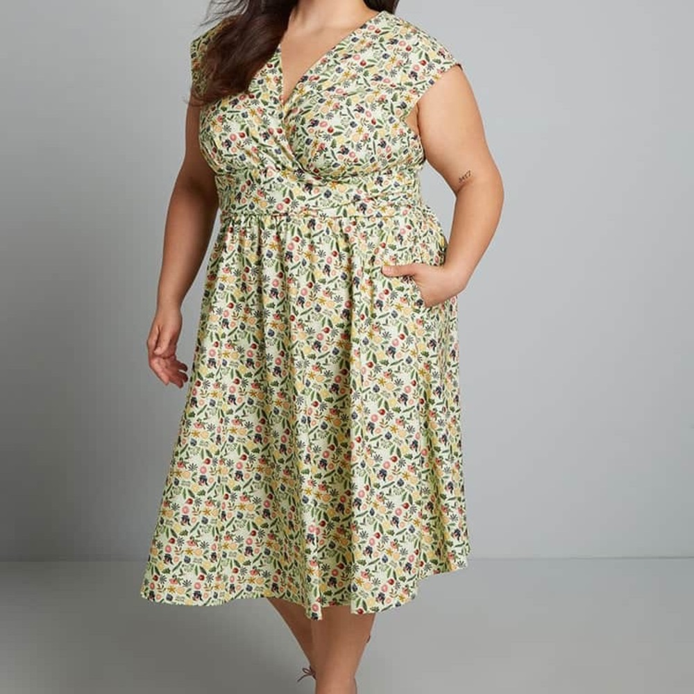 ModCloth Retrolicious Holiday Helpers Dress M💚